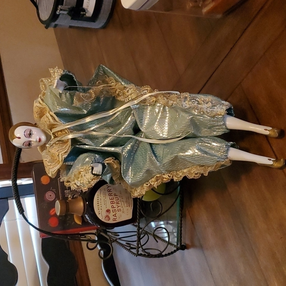 Perrot Porcelain Harlequinn Doll Musical Vintage